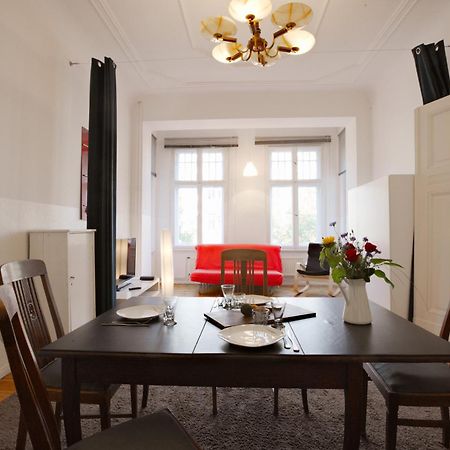 Elegante Altbauwohnung Берлин Экстерьер фото