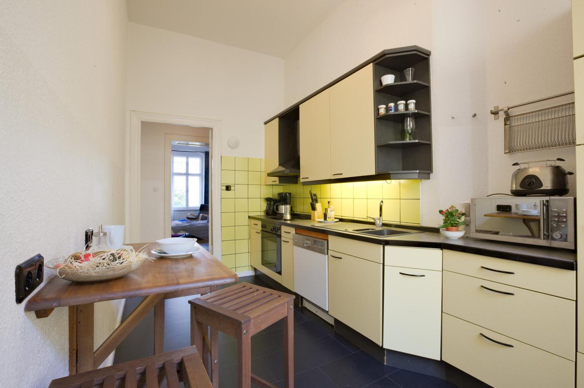Elegante Altbauwohnung Берлин Экстерьер фото