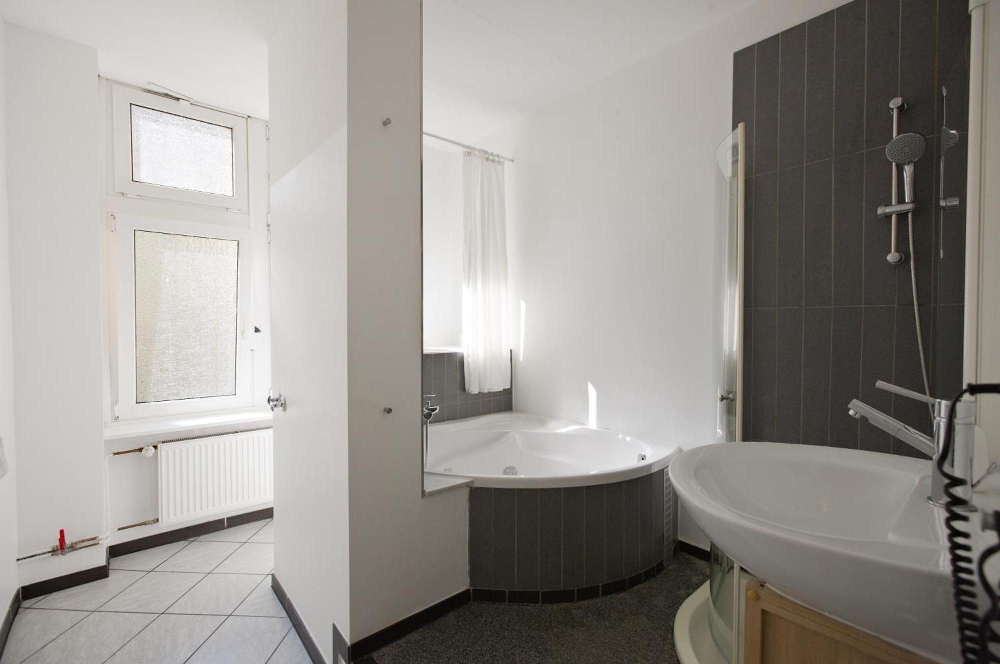 Elegante Altbauwohnung Берлин Экстерьер фото