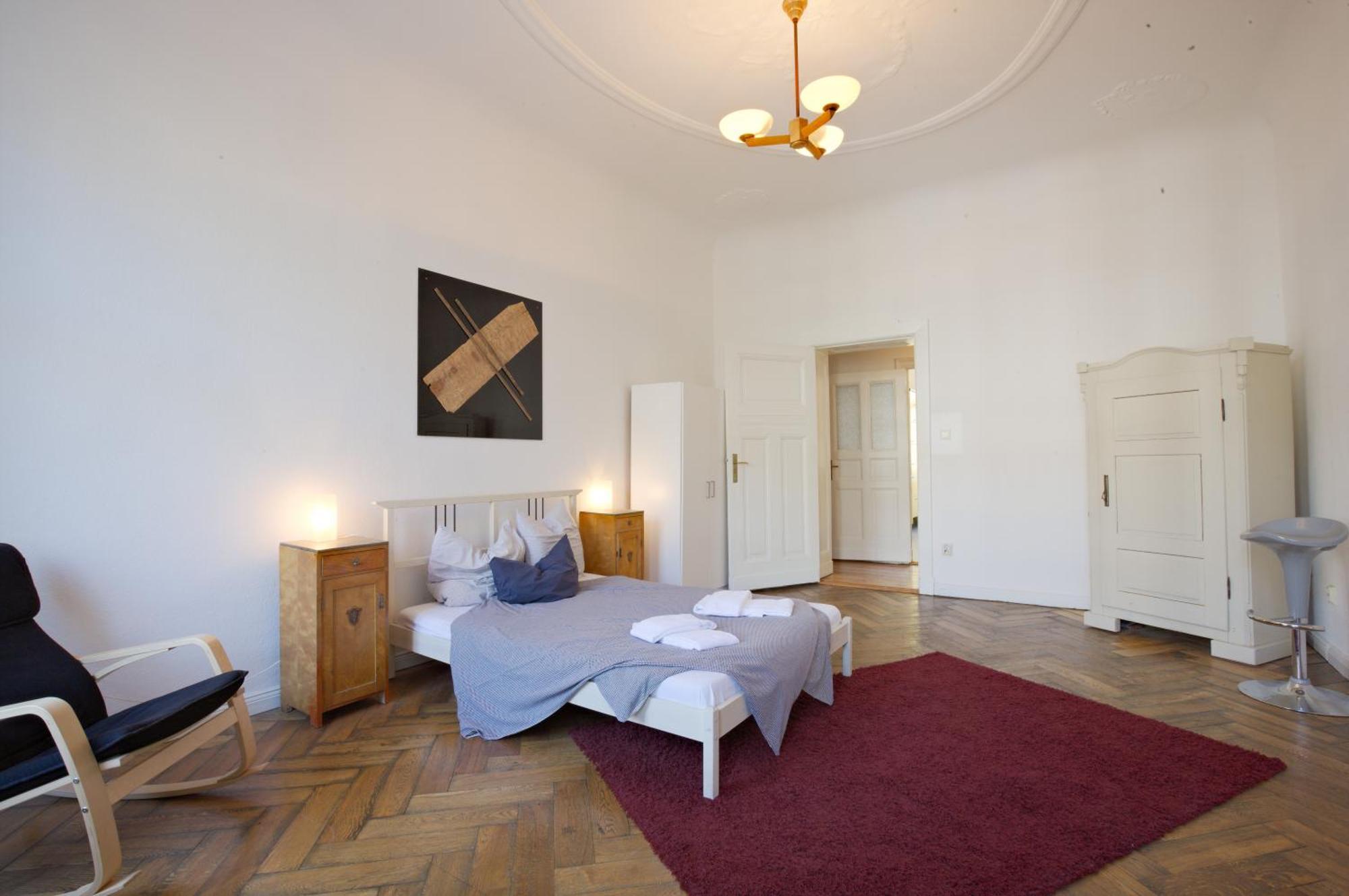 Elegante Altbauwohnung Берлин Экстерьер фото