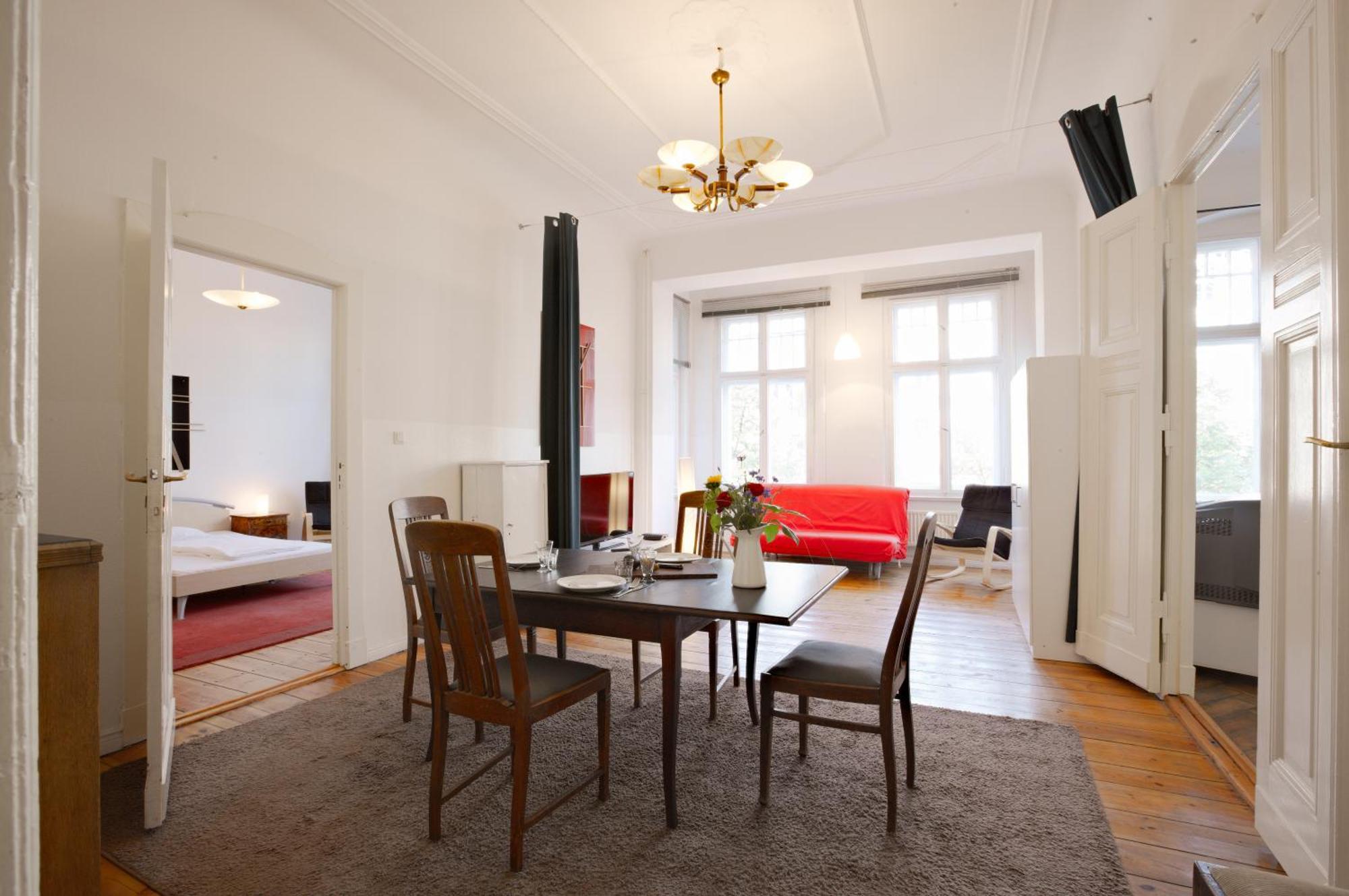 Elegante Altbauwohnung Берлин Экстерьер фото