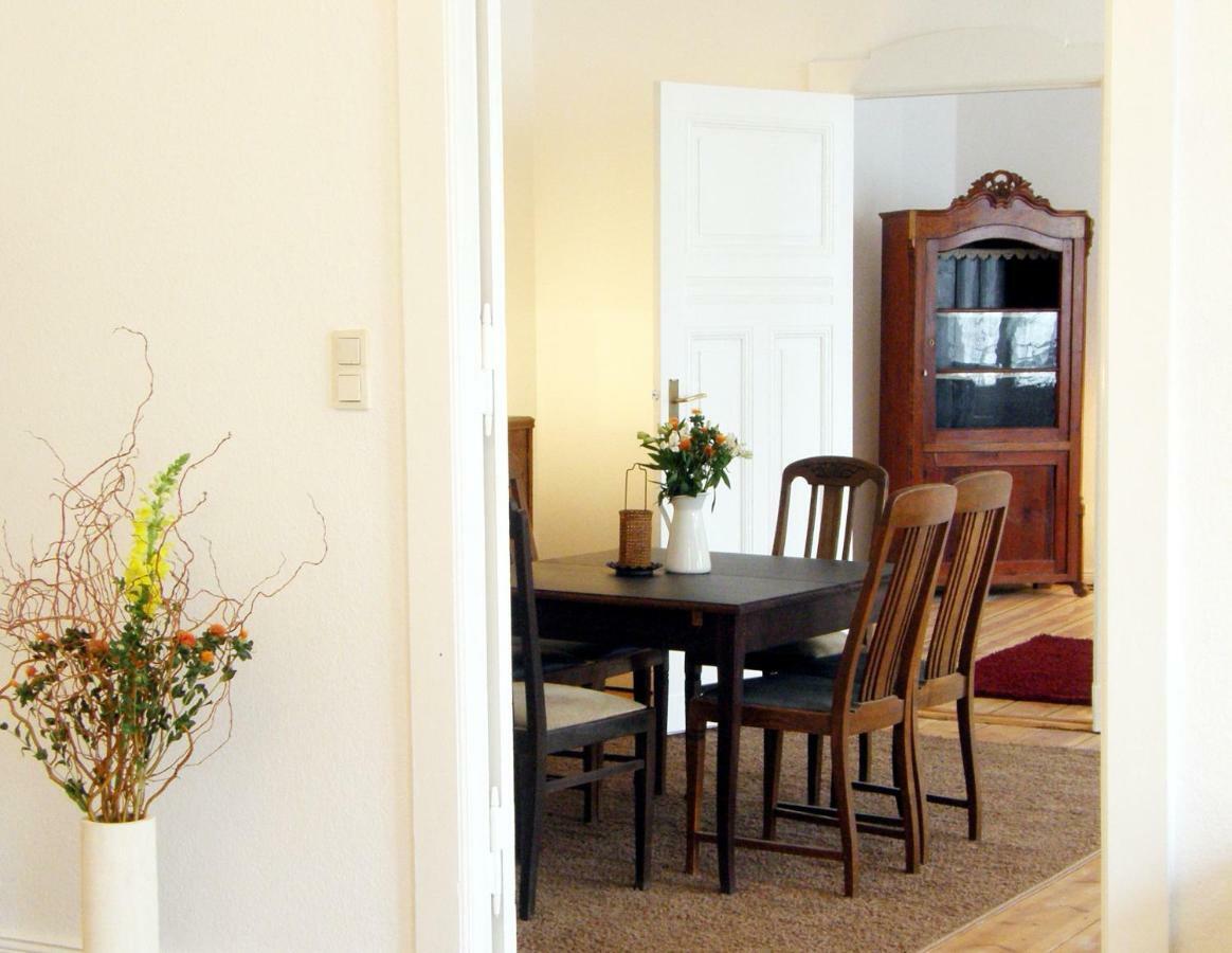 Elegante Altbauwohnung Берлин Экстерьер фото