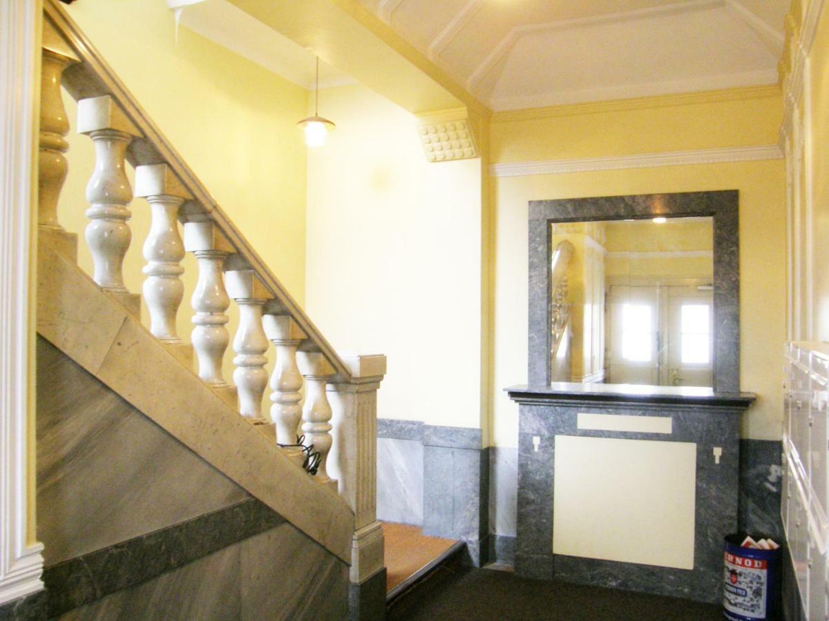 Elegante Altbauwohnung Берлин Экстерьер фото
